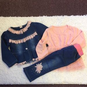 BEAUTIFUL Embroidered Lace Denim Outfit: Size 3T/4T